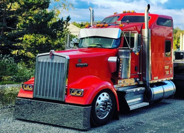 Kenworth w-900, Bumper 95  length inches x 18-20-22 width inches degree corner (2-45 degrees) with tire protection - Image 7