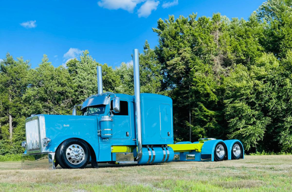 Peterbilt 388, 389, Bumper 95  length inches x 18-20-22 width inches degree corner (2-45 degrees) with tire protection - Image 7